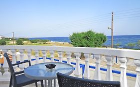 Loukas Beach Rooms